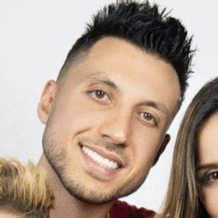 4kpapi in a picture with his wife Andrea Espada and their son Ferran The Fashion King in November 2021