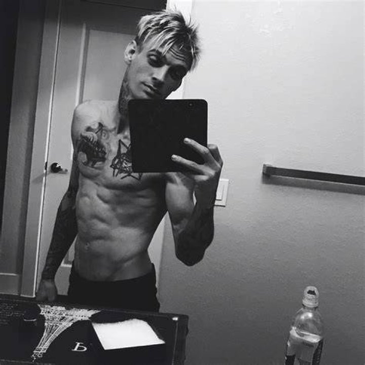 Aaron Carter shirtless body