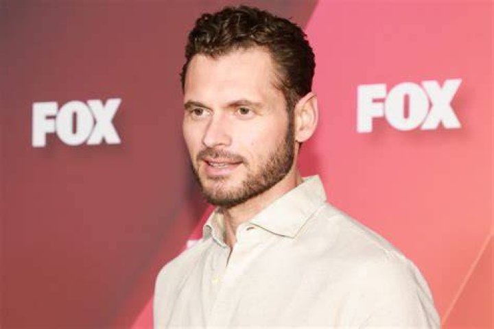 Adan Canto in May 2016 relaxing by lying on a hammock between his shots