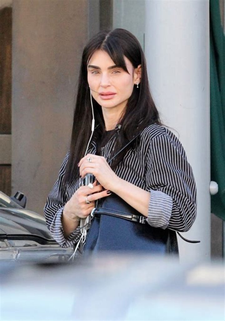 Aimee Osbourne as seen in a black and white picture taken in January 2017