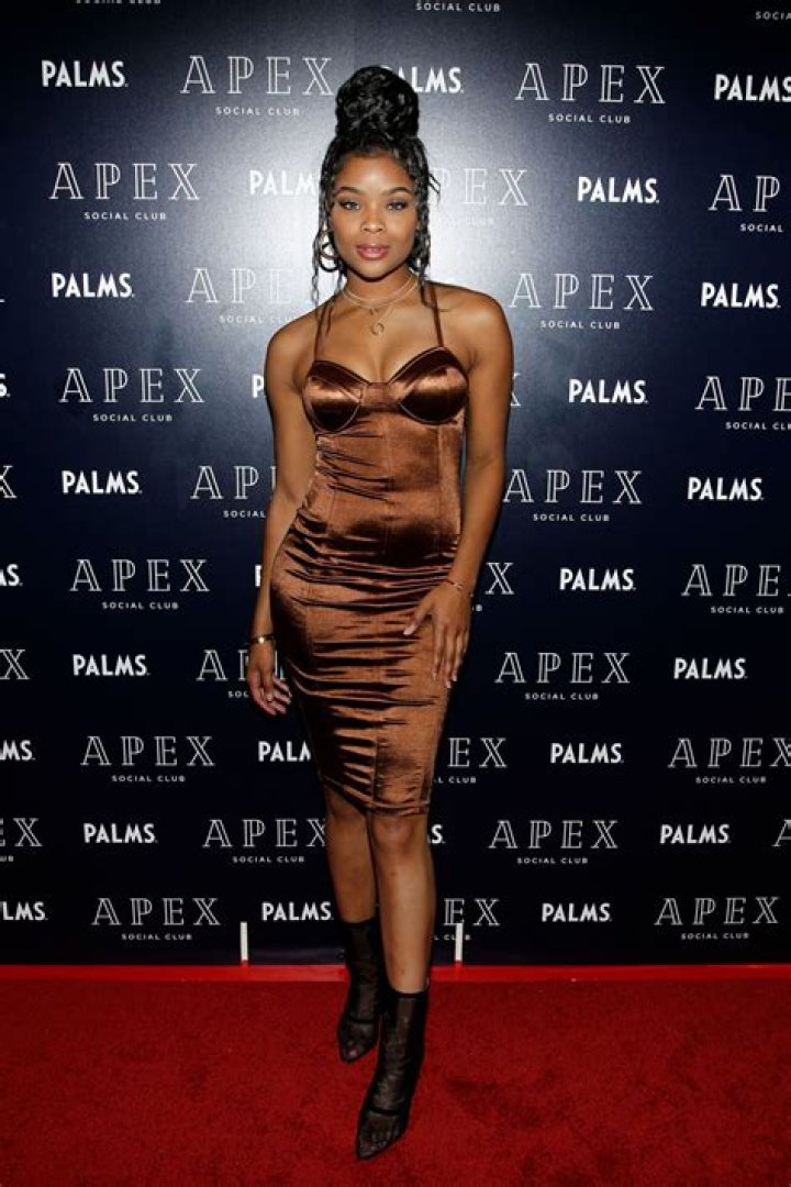 Ajiona Alexus in a no-makeup selfie in September 2017
