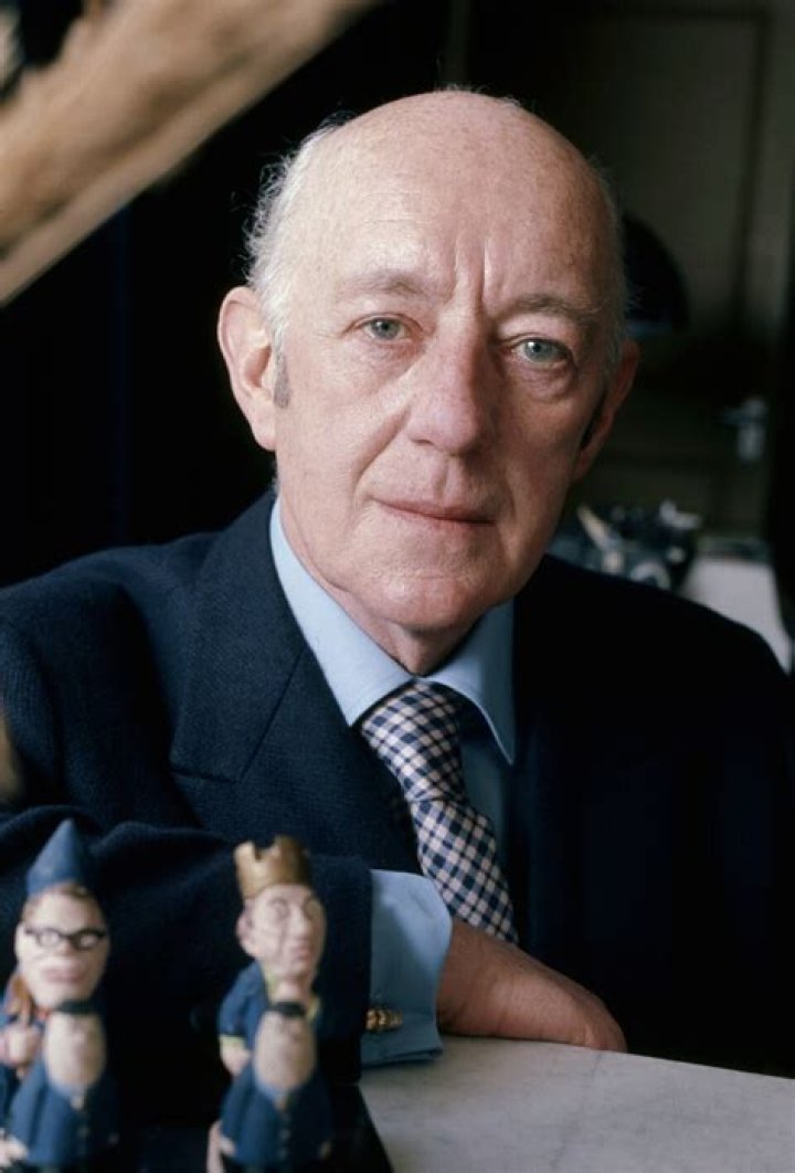 Alec Guinness and Rita Tushingam as seen in a screenshot from the trailer for the 1965 film Doctor Zhivago
