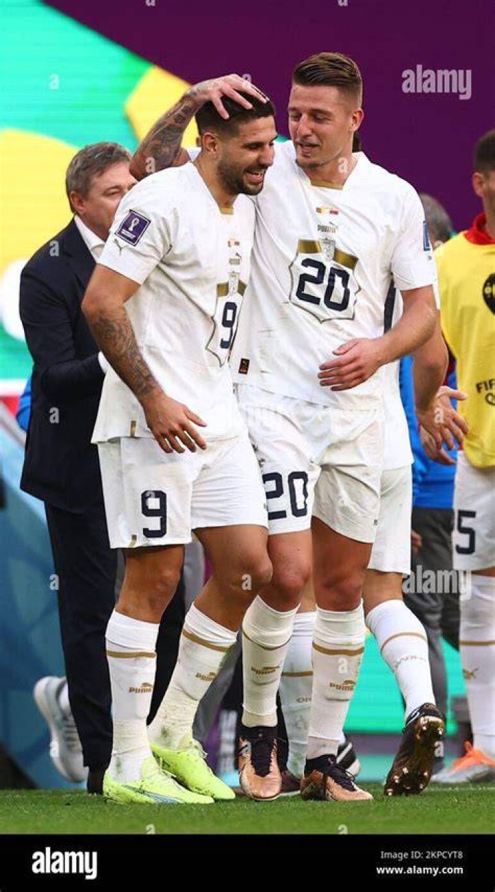 Aleksandar Mitrović and David Guzmán (Left) during a match in June 2018
