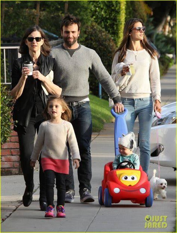 Alessandra-Ambrosio-Jamie-Mazur-family Alessandra-Ambrosio-Jamie-Mazur-family