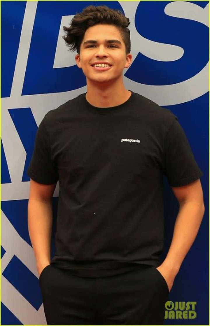Alex Aiono in an Instagram selfie as seen in October 2018