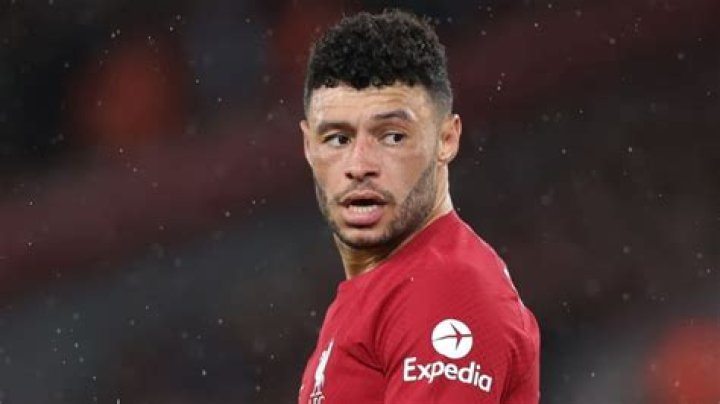 Alex Chamberlain in an away premier league match against Everton at the Goodison Park