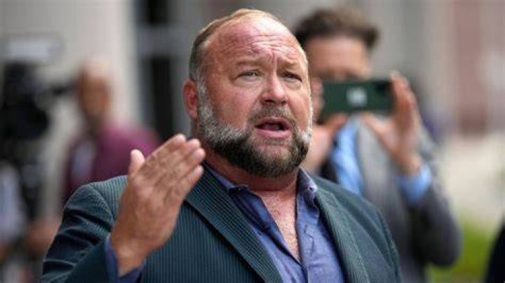 Alex Jones speaks at a press conference in Washington D.C. in 2018