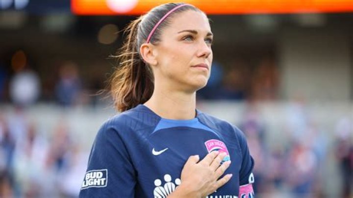 Alex Morgan on the Hawaii beach in December 2012