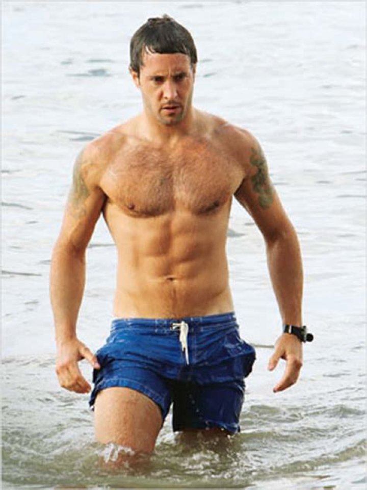 Alex O&rsquo;Loughlin shirtless body
