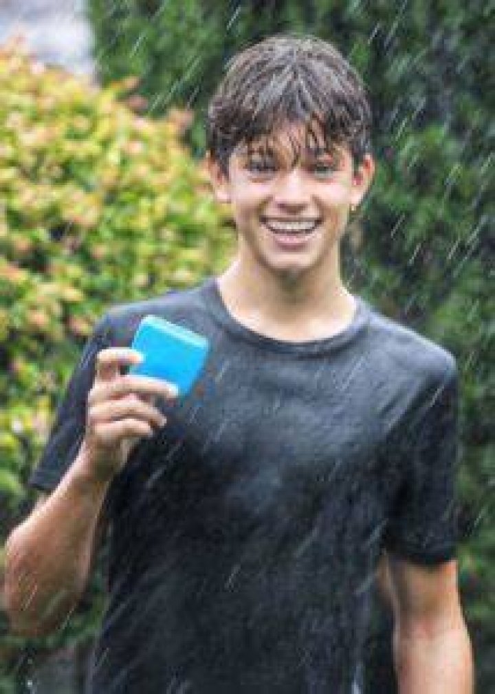 Alex Ruygrok during a rainy photoshoot in Sydney, Australia in February 2020