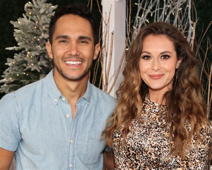 Alexa PenaVega and Carlos wishing everybody a Merry Christmas 2020