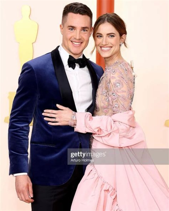 Alexander Dreymon in an Instagram selfie as seen in August 2019