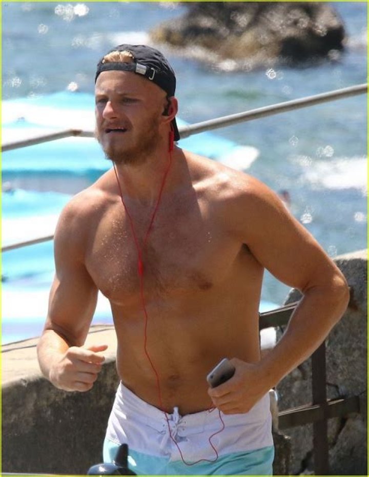 Alexander Ludwig shirtless body
