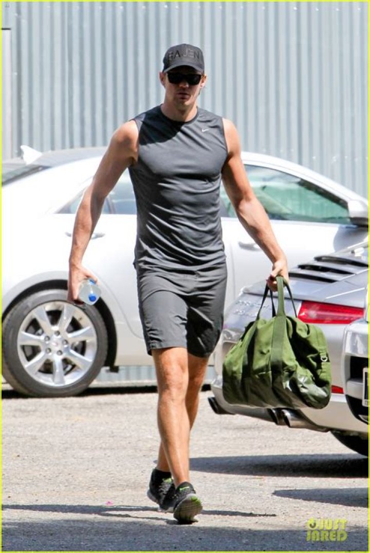 Alexander Skarsgard in his workout gear