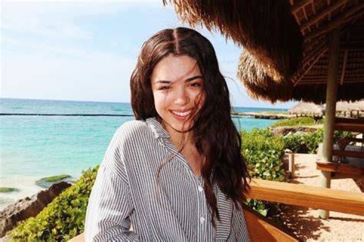 Alexandra Chaves posing for a picture at Eden Roc Cap Cana in May 2019