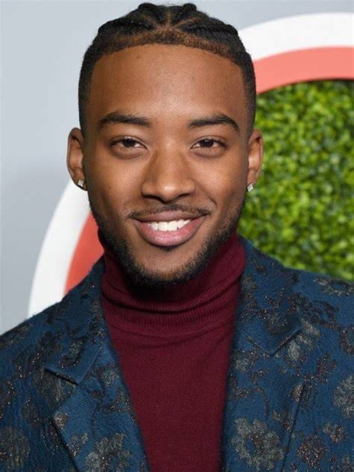 Algee Smith posing for his selfie in August 2018