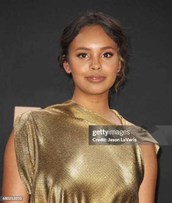 Alisha Boe poses for a modeling portfolio photoshoot in 2015