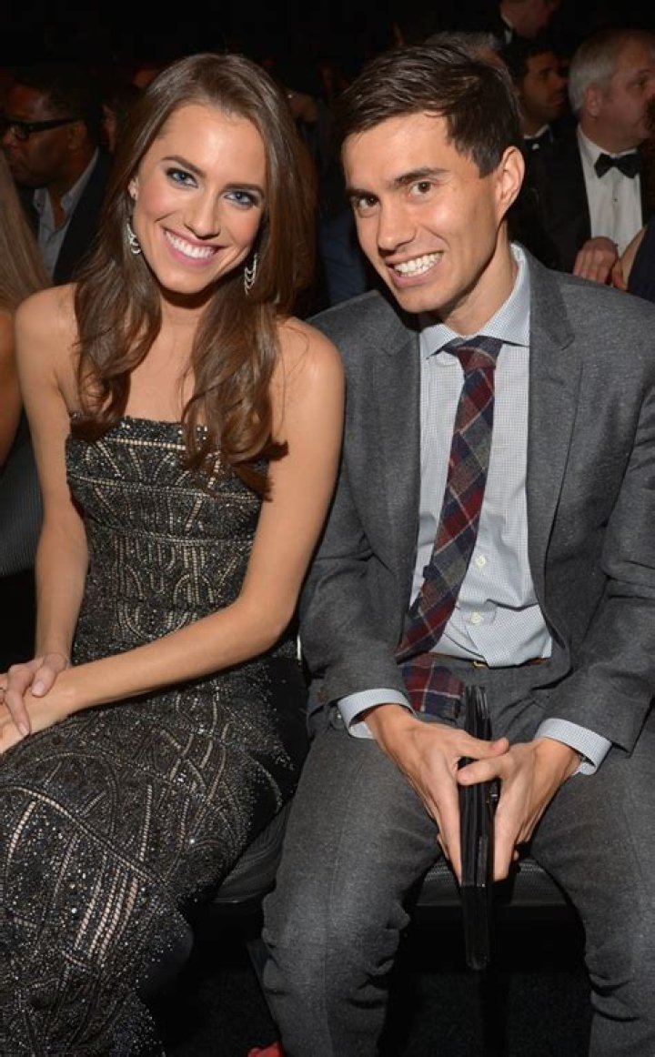 Allison Williams and Ricky Van Veen