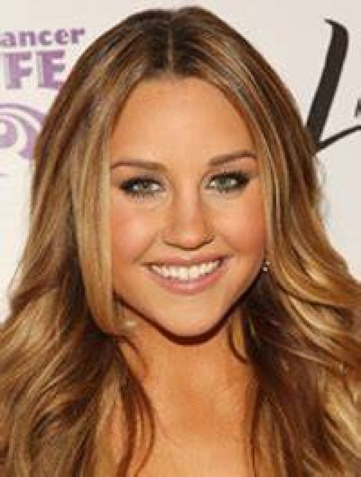 Amanda Bynes bra size