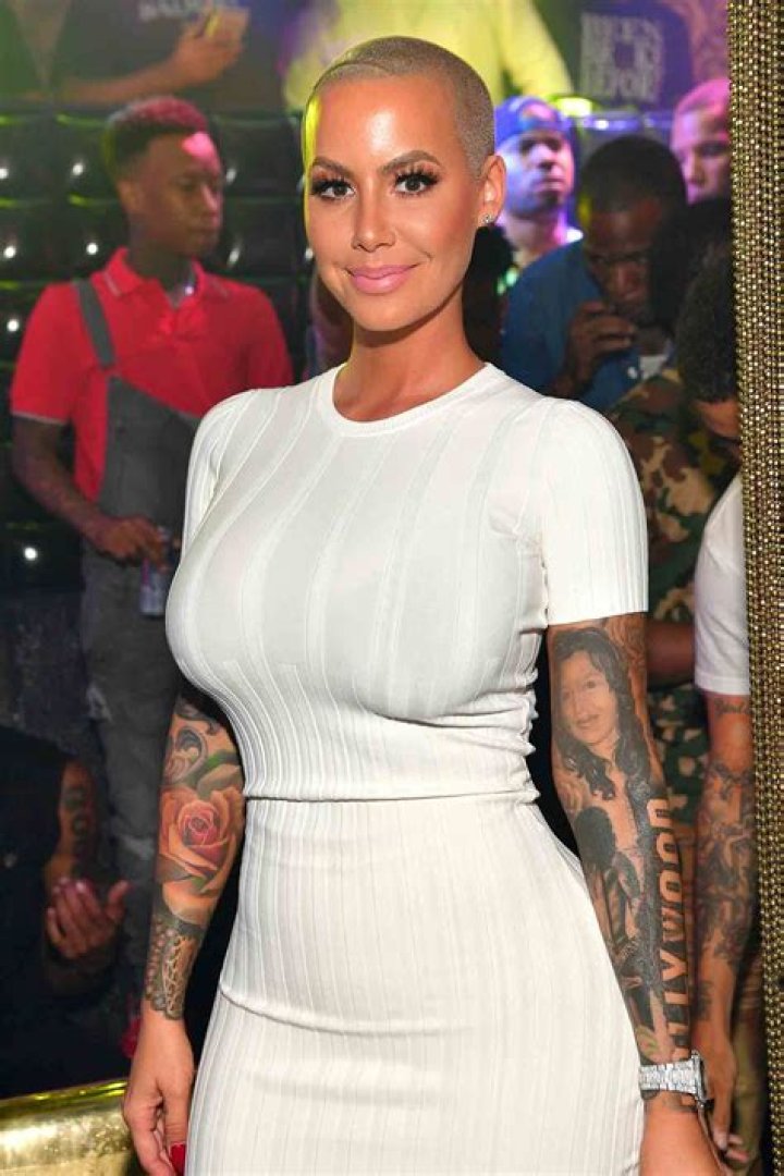Amber Rose boobs