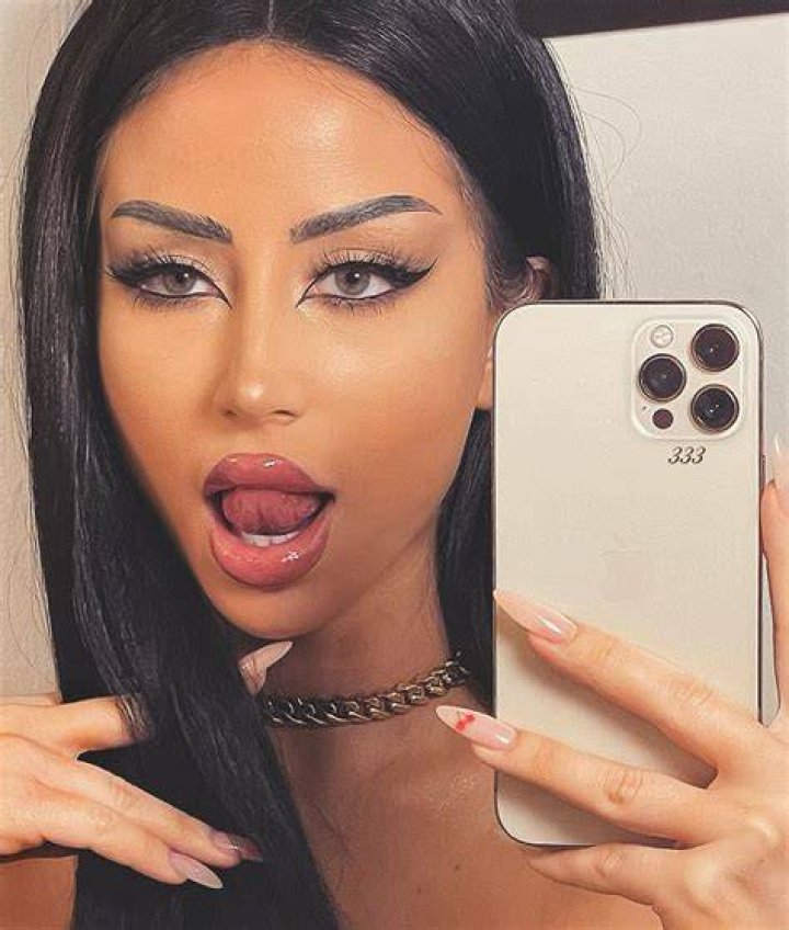 Amber Scholl in a selfie in March 2018