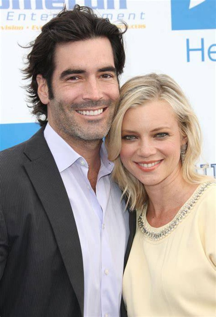 Amy Smart and Carter Oosterhouse