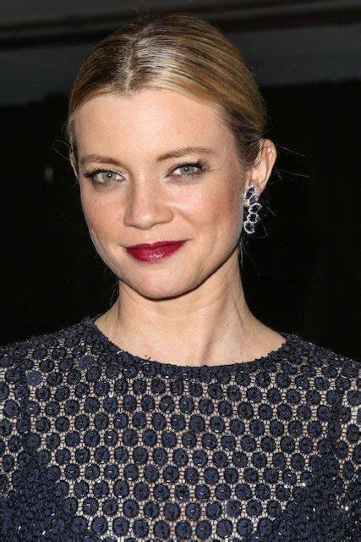Amy Smart arrives at Mercedes Benz Arrivals at The Art of Elysium 7th Annual Heaven Gala.