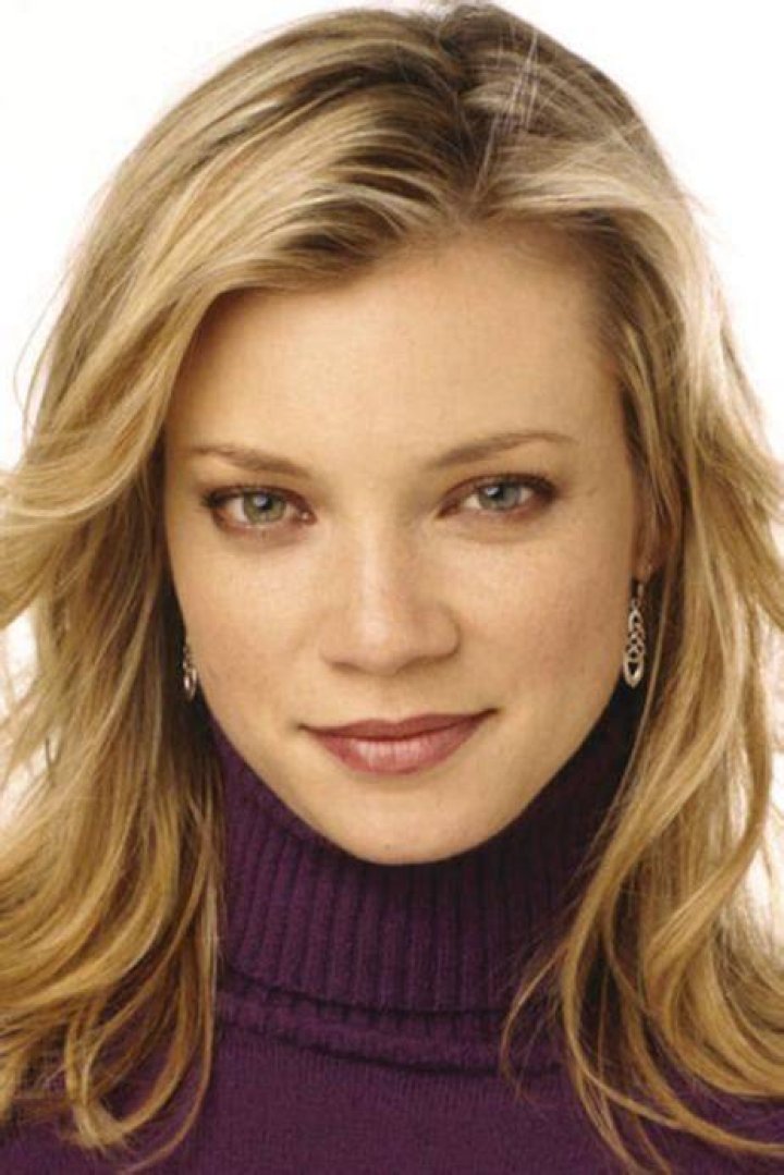 Amy Smart's Street Style out for Lunch at Madeo Restaurant in West Hollywood in January 2014.