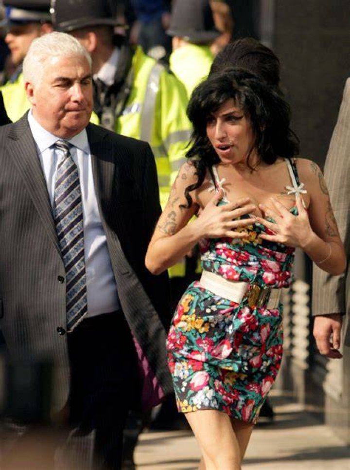 Amy Winehouse boobs