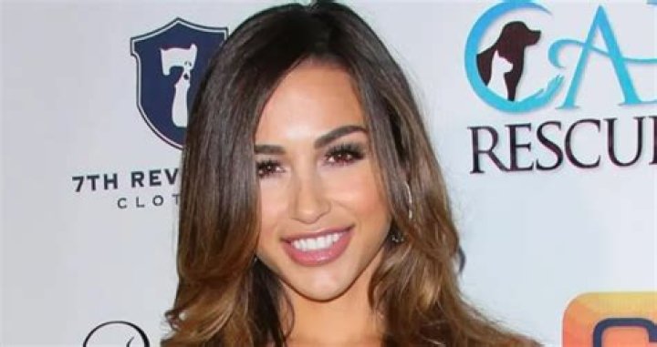 Ana Cheri talking about her beauty routine in a January 2018 selfie