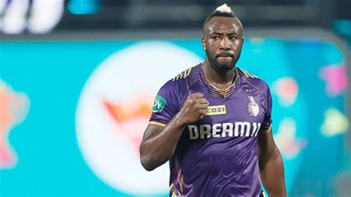 Andre Russell in a mirror selfie in December 2019