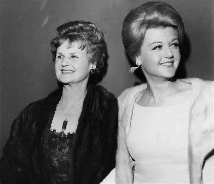 Angela Lansbury (Right) and her fellow 'Mame' original Broadway cast member Beatrice Arthur at the 41st Primetime Emmy Awards (1989)