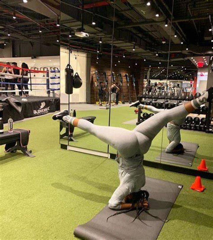 Angela Simmons working out