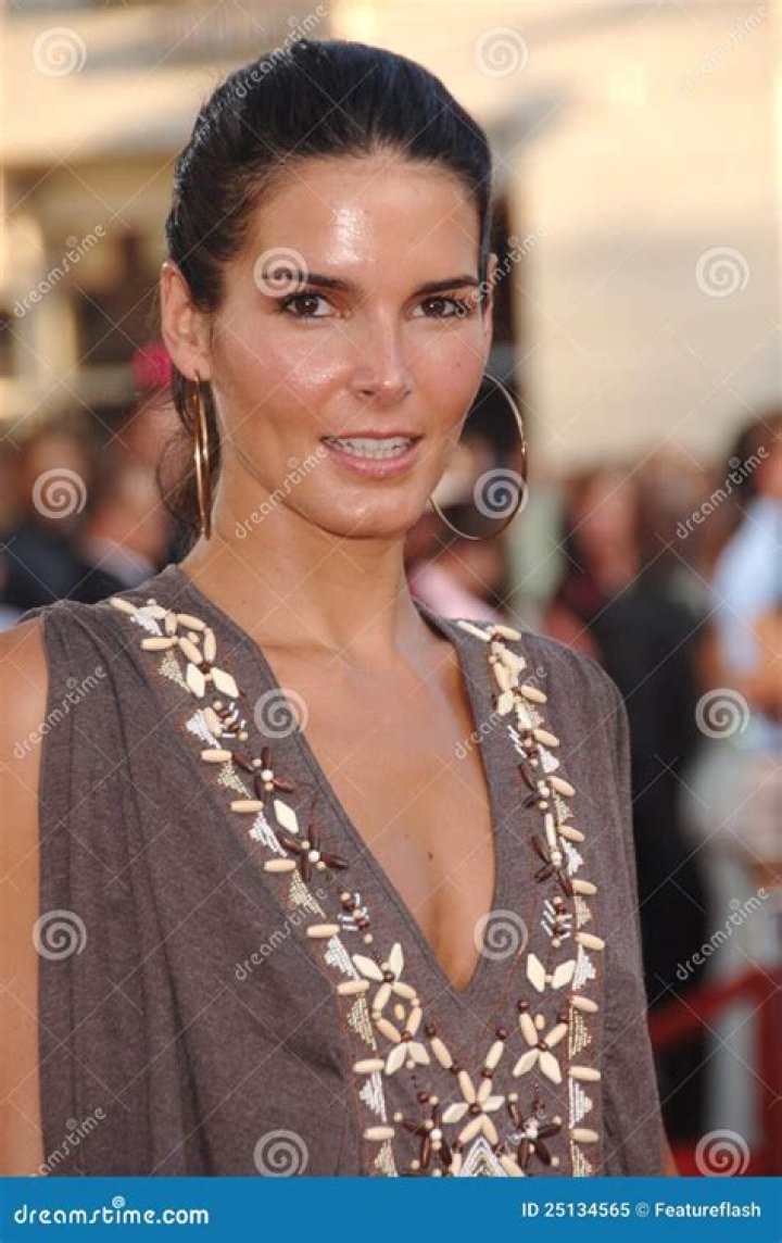 Angie Harmon in an Instagram Selfie in November 2017