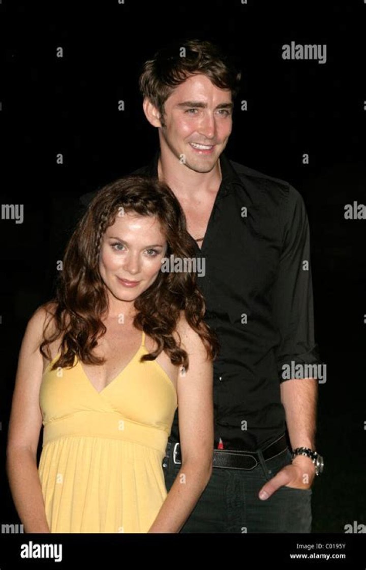 Anna Friel and Lee Pace in an Instagram selfie as seen in September 2017