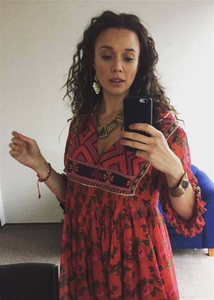 Anna Jullienne as seen while taking a mirror selfie