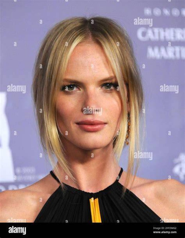 Anne Vyalitsyna at Los Angeles International Airport in October 2014