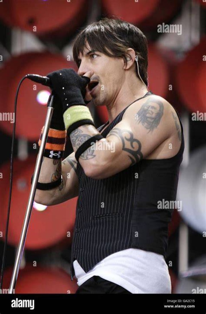 Anthony Kiedis performing during the Red Hot Chili Peppers concert in July 2006