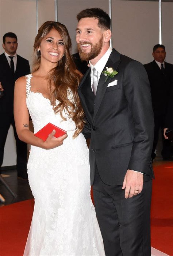 Antonela Roccuzzo and Lionel Messi as seen together in February 2017