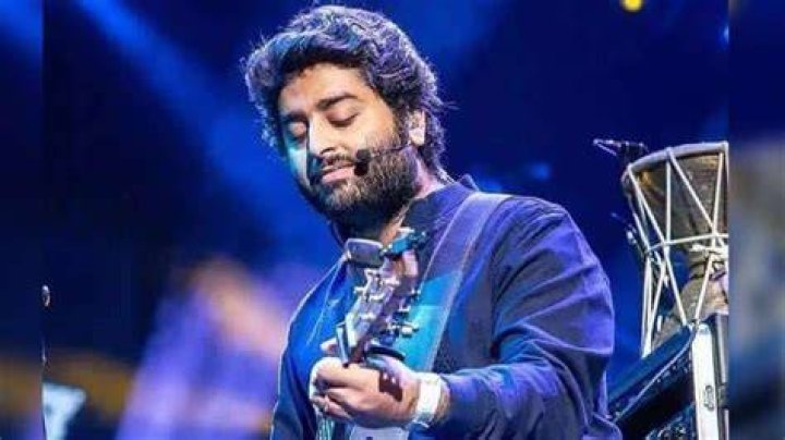 Arijit Singh at the 5th GiMA Awards in 2015