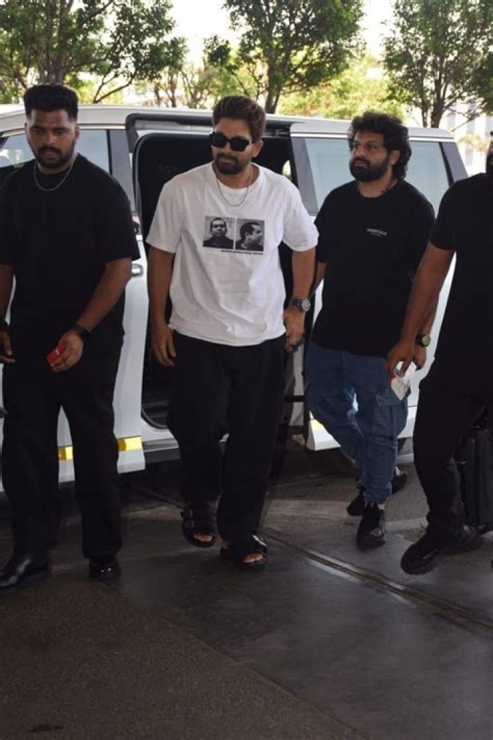 Arjun as seen wearing his Mumbai Indians t-shirt