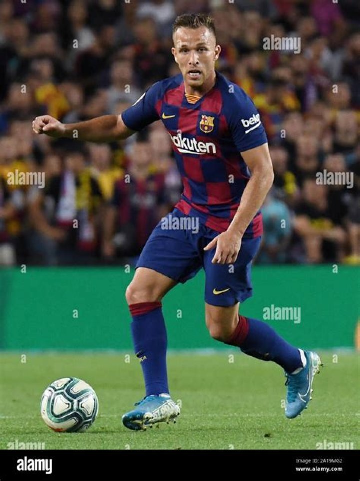 Arthur Melo celebrating FC Barcelona's 2018-19 La Liga triumph with his Family, in April 2019
