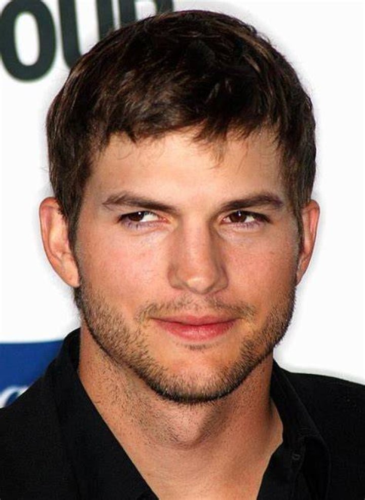 Ashton-Kutcher-Height-Weight-Body-Statistics
