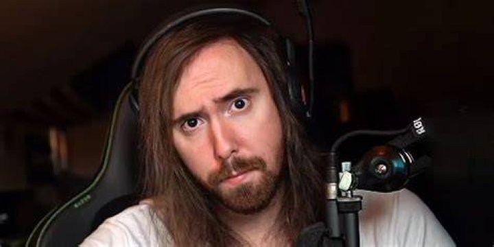 Asmongold in a picture that was taken in August 2019