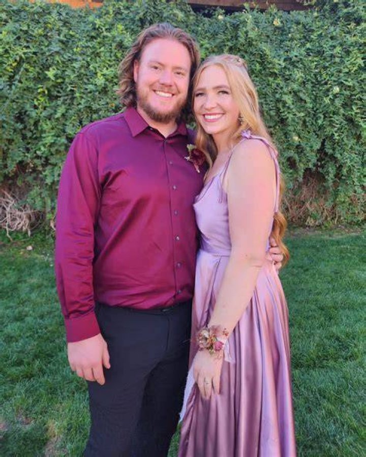 Aspyn Brown as seen in a selfie with her husband Mitchell Thompson in December 2022