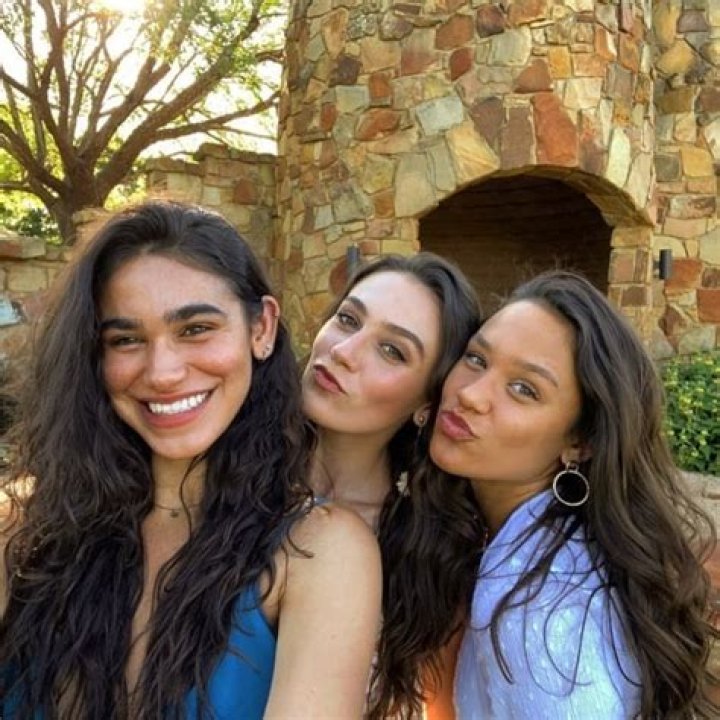 Aubrey Paige Petcosky, Riley Petcosky, and Halley Cornell in selfie taken in April 2020