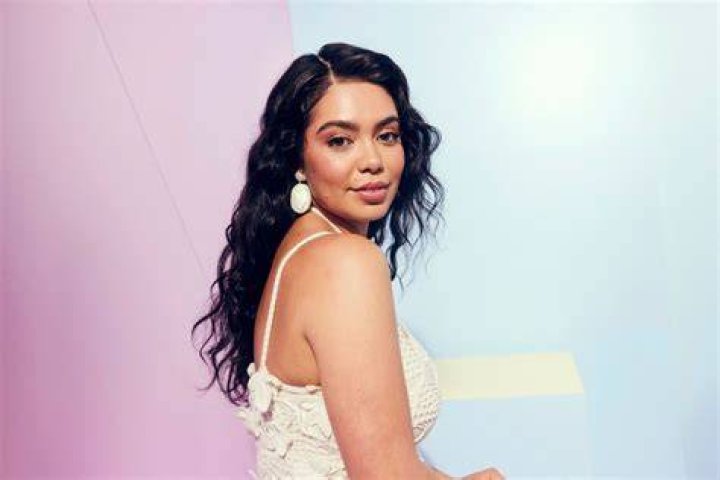 Auli’i Cravalho feeling grateful in an Instagram post in February 2023