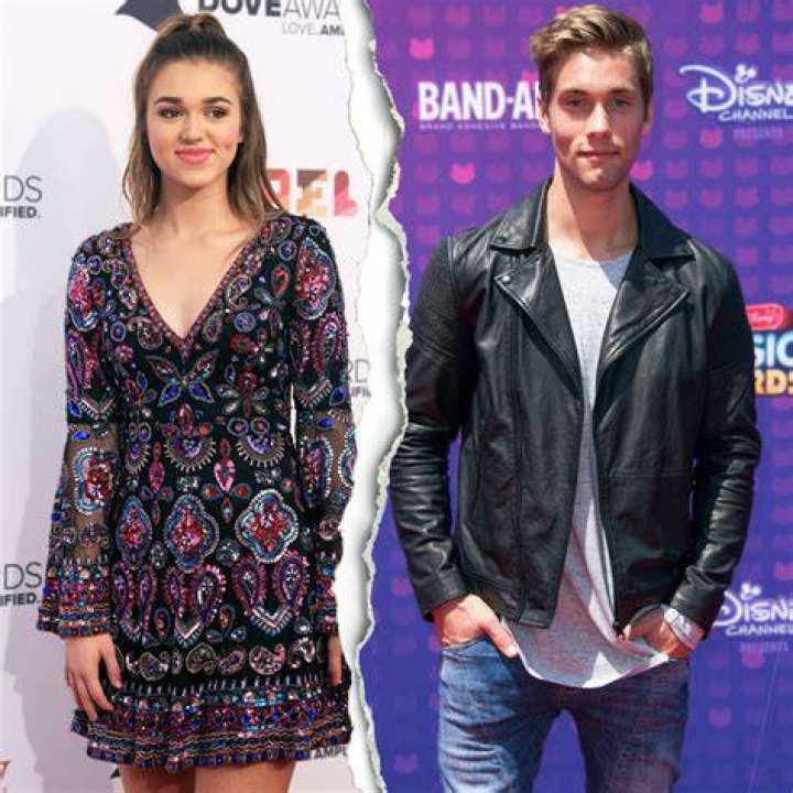 Austin North and Sadie Robertson during an outing in May 2018