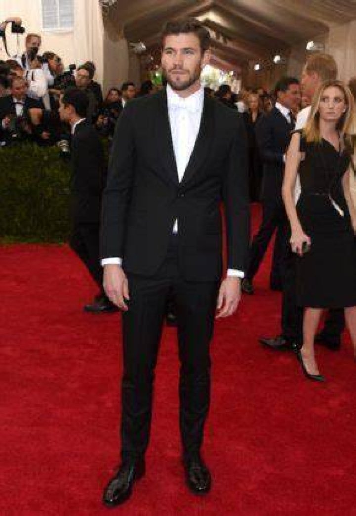 Austin Stowell at 2015 MET Gala