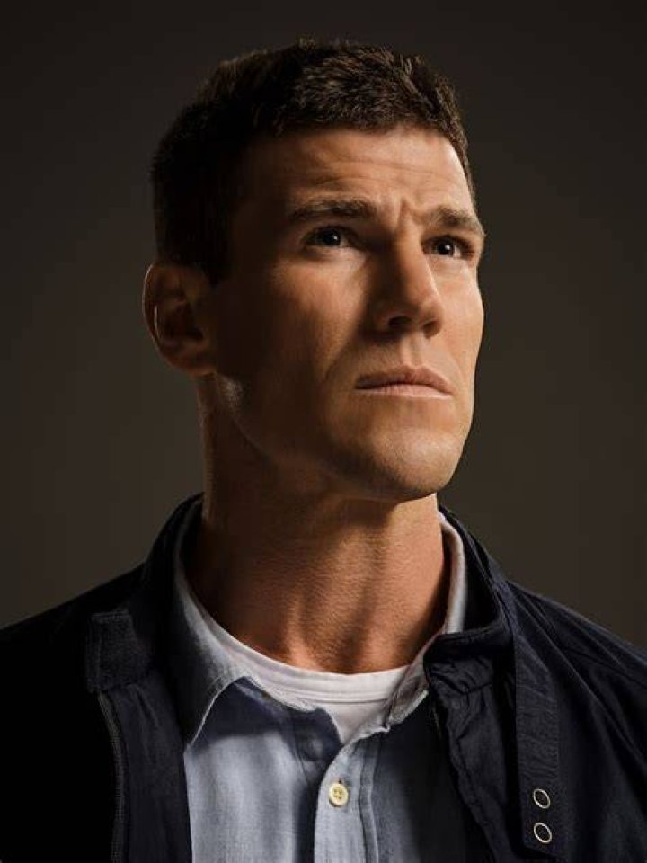 Austin Stowell